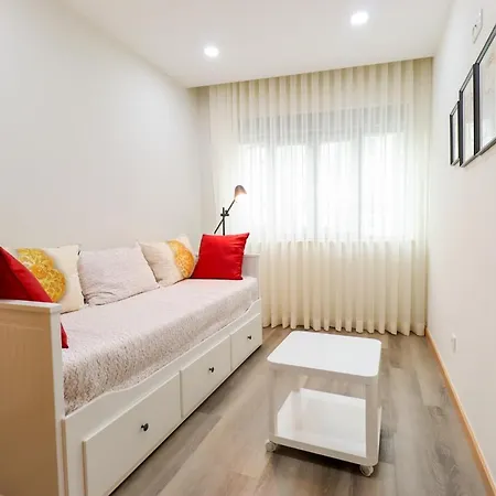 Tiana - Centre With Terrace * Виана-ду-Каштелу