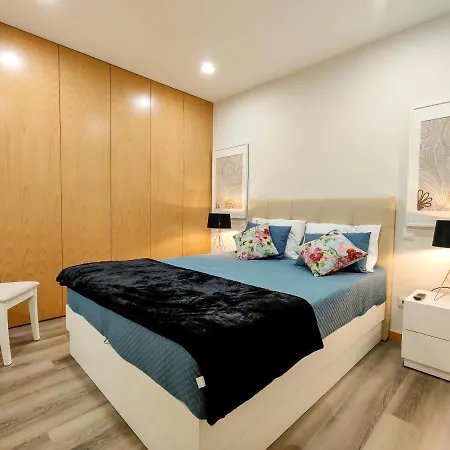Apartment Tiana - Centre With Terrace *