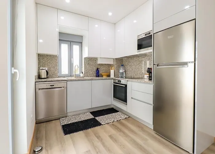 Tiana - Centre With Terrace Виана-ду-Каштелу