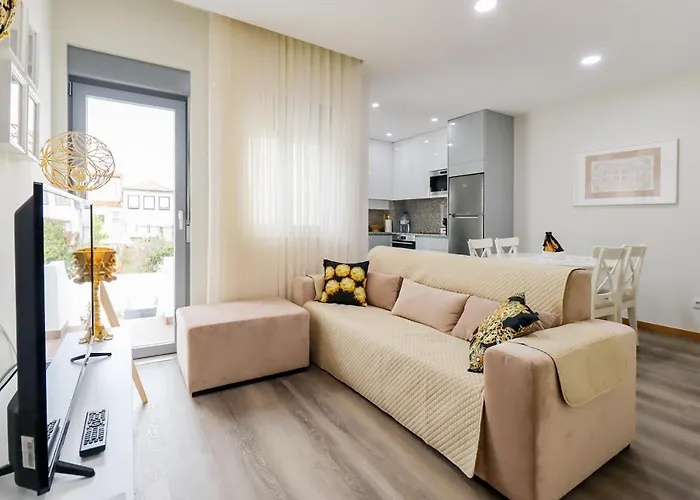 Tiana - Centre With Terrace * Виана-ду-Каштелу