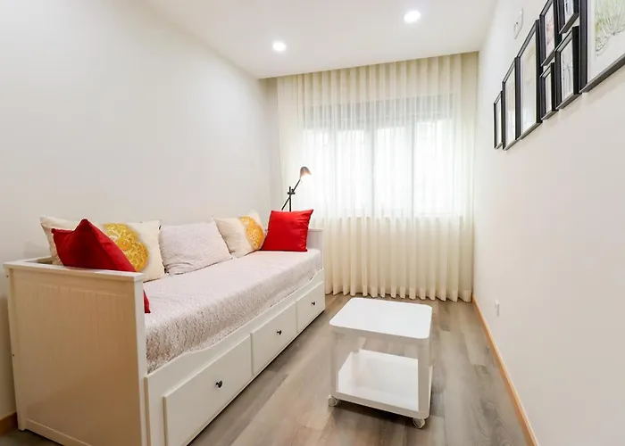 Tiana - Centre With Terrace * Виана-ду-Каштелу